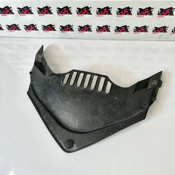 SAUTE VENT sous masque carénage Honda CBR 1000c